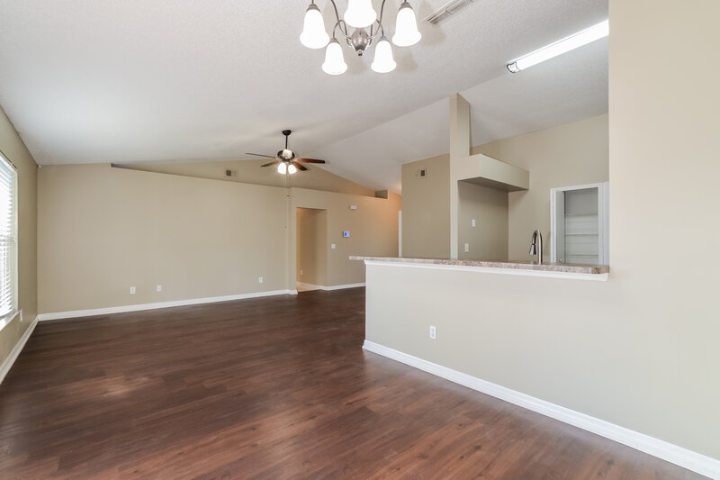 2,295/Mo, 5070 Red Bay Drive Orlando, FL 32829 Dining Room View