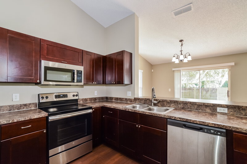 2,295/Mo, 5070 Red Bay Drive Orlando, FL 32829 Kitchen View 2