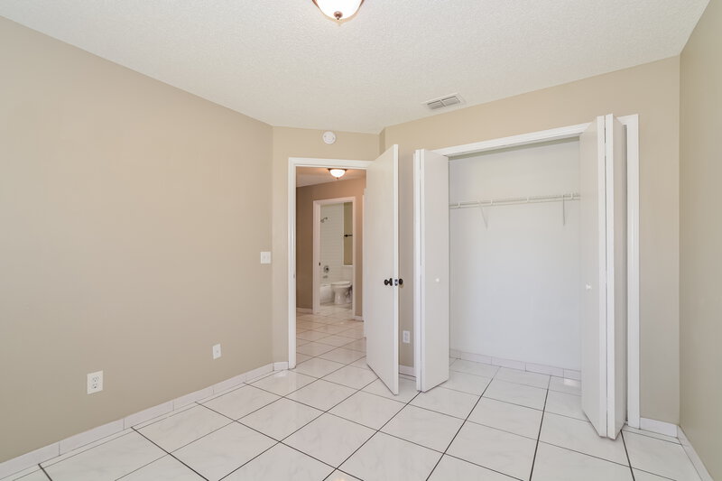 2,295/Mo, 5070 Red Bay Drive Orlando, FL 32829 Bedroom View