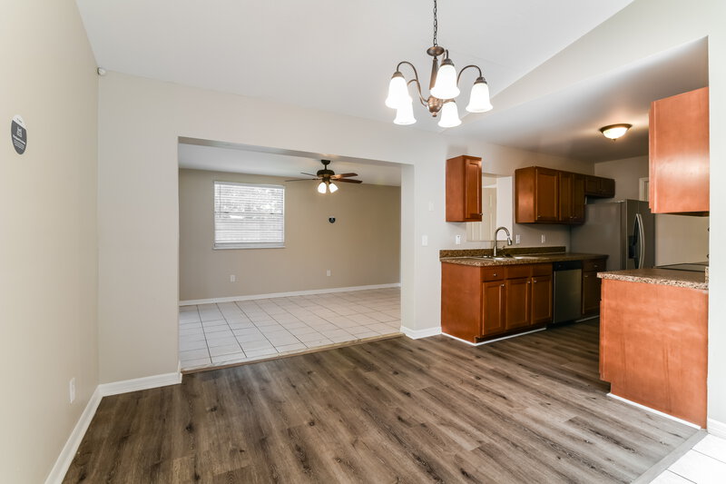 2,225/Mo, 724 Iowa Woods Cir E Orlando, FL 32824 Dining Room View