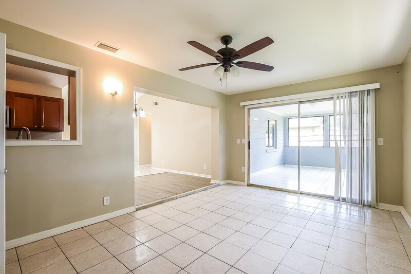2,210/Mo, 724 Iowa Woods Cir E Orlando, FL 32824 Dining Room View