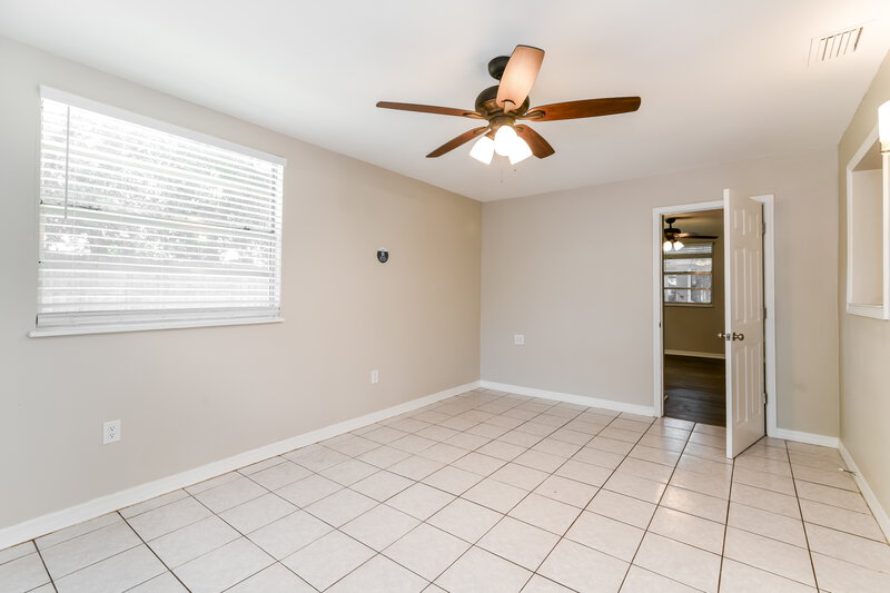 2,225/Mo, 724 Iowa Woods Cir E Orlando, FL 32824 Family Room View