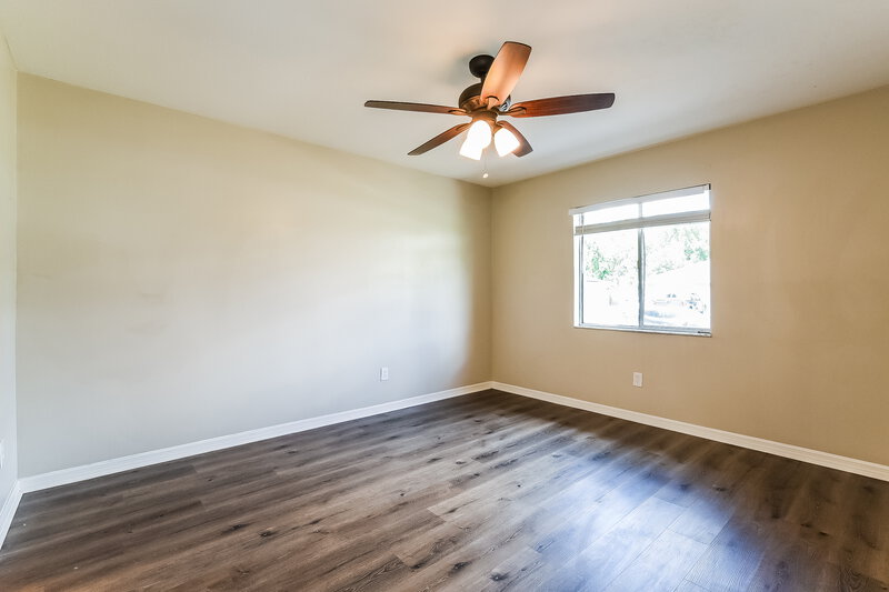 2,210/Mo, 724 Iowa Woods Cir E Orlando, FL 32824 Main Bedroom View
