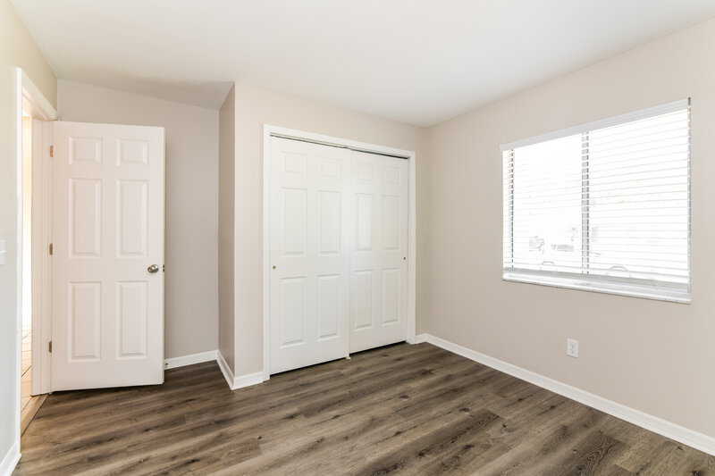 2,225/Mo, 724 Iowa Woods Cir E Orlando, FL 32824 Bedroom View