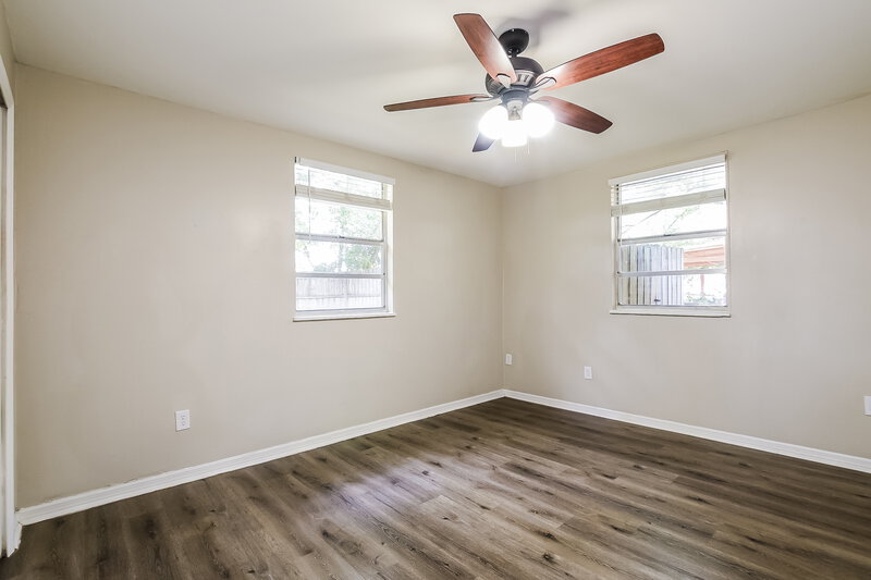 2,210/Mo, 724 Iowa Woods Cir E Orlando, FL 32824 Bedroom View