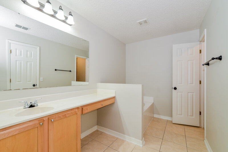 1,965/Mo, 4650 Salamander Street Saint Cloud, FL 34772 Main Bathroom View