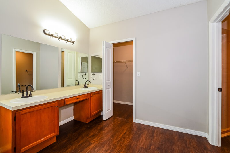 2,195/Mo, 2929 Mill Run Boulevard Kissimmee, FL 34744 Main Bathroom View