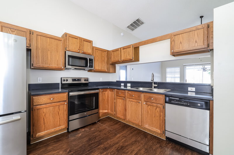 2,185/Mo, 931 Rivecon Ave Orlando, FL 32825 Kitchen View