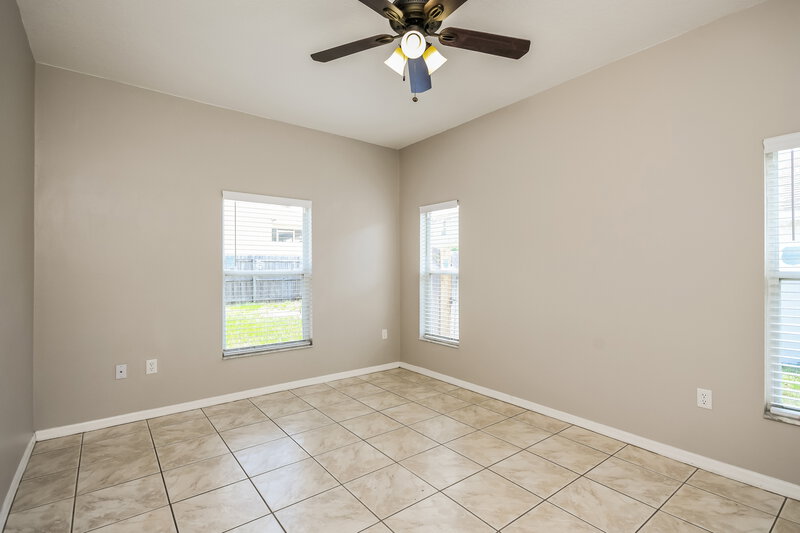 1,950/Mo, 112 Glenwood Boulevard Davenport, FL 33897 Main Bedroom View