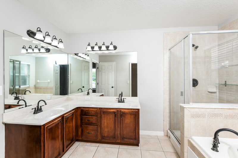 2,175/Mo, 2649 Eagle Canyon Dr N Kissimmee, FL 34746 Main Bathroom View