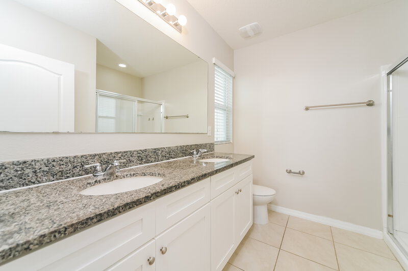 2,400/Mo, 1883 Green Dragon Drive Saint Cloud, FL 34771 Main Bathroom View