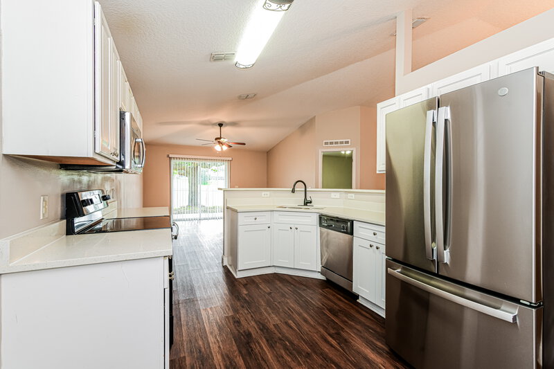 1,900/Mo, 308 Flint Street Haines City, FL 33844 Kitchen View