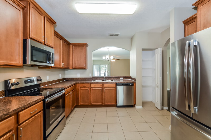 2,230/Mo, 4921 Windbourne Way Saint Cloud, FL 34772 Kitchen View