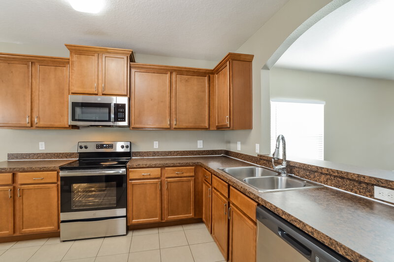 2,230/Mo, 4921 Windbourne Way Saint Cloud, FL 34772 Kitchen View 2