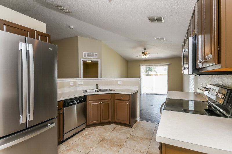 1,885/Mo, 448 Hammerstone Ave Haines City, FL 33844 Kitchen View 2