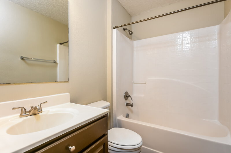 1,885/Mo, 448 Hammerstone Ave Haines City, FL 33844 Bathroom View