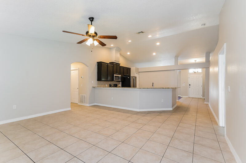 2,250/Mo, 2117 The Oaks Boulevard Kissimmee, FL 34746 Living Room View