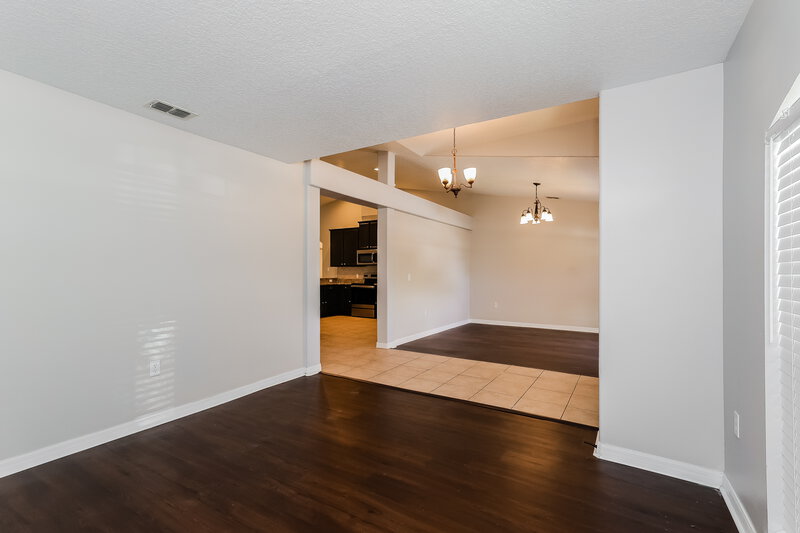 2,250/Mo, 2117 The Oaks Boulevard Kissimmee, FL 34746 Dining Room View