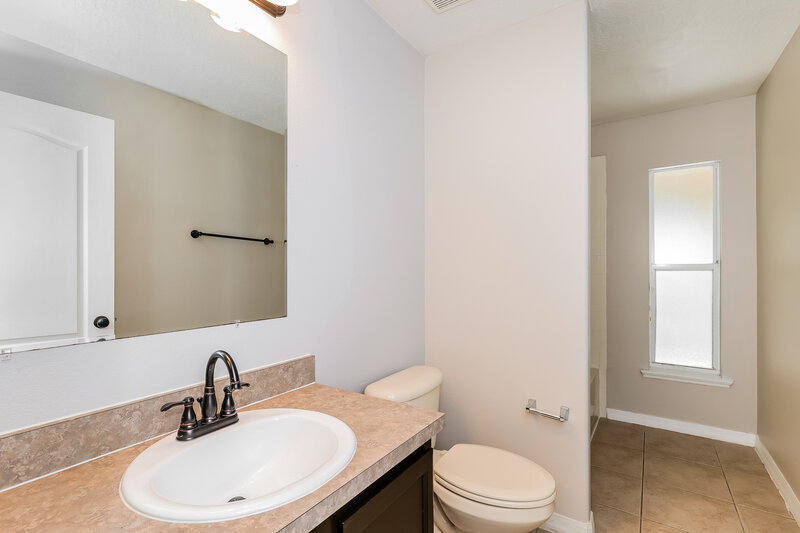 2,250/Mo, 2117 The Oaks Boulevard Kissimmee, FL 34746 Bathroom View