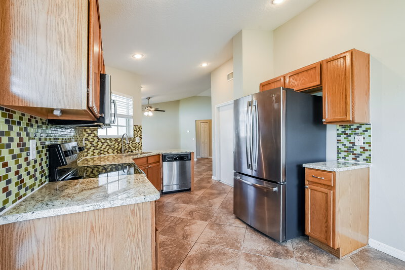 2,090/Mo, 165 Burnsed Place Oviedo, FL 32765 Kitchen View
