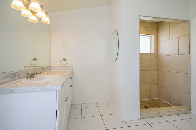 3,420/Mo, 1078 Providence Lane Oviedo, FL 32765 Main Bathroom View