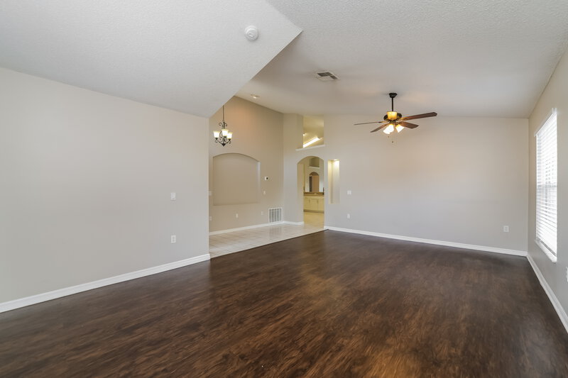 2,205/Mo, 572 Eagle Pointe S Kissimmee, FL 34746 Living Room View