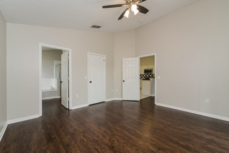 2,205/Mo, 572 Eagle Pointe S Kissimmee, FL 34746 Main Bedroom View 2