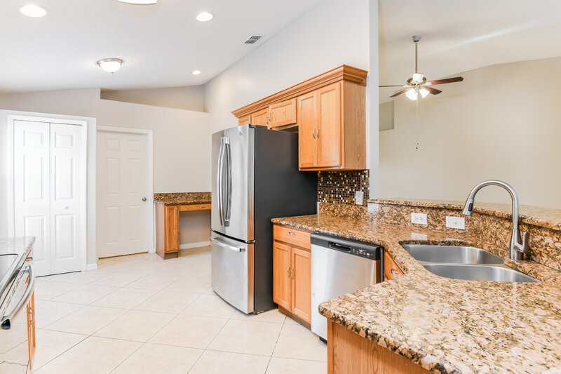 3,290/Mo, 2989 Elbib Drive Saint Cloud, FL 34772 Kitchen View