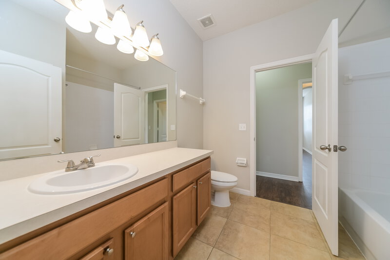 2,230/Mo, 2606 Corsini Lane Kissimmee, FL 34746 Bathroom View