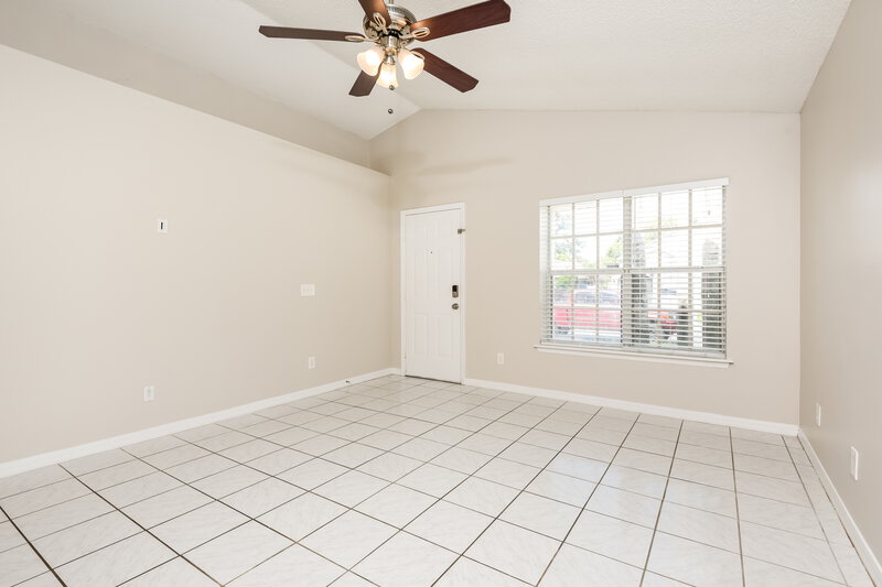 2,155/Mo, 9565 Violet Drive Orlando, FL 32824 Living Room View 2