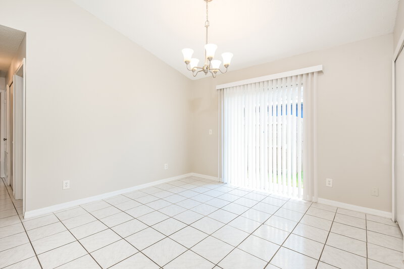 2,155/Mo, 9565 Violet Drive Orlando, FL 32824 Dining Room View