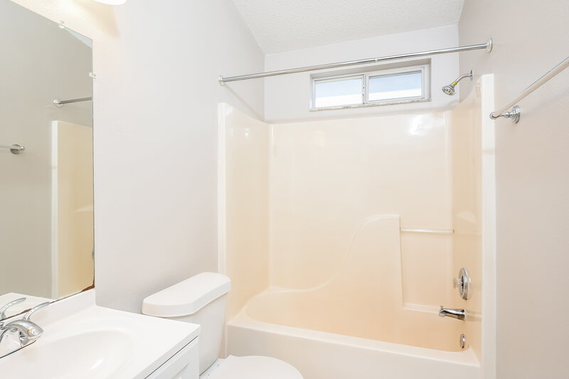 2,155/Mo, 9565 Violet Drive Orlando, FL 32824 Bathroom View