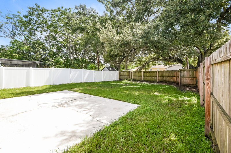 2,155/Mo, 9565 Violet Drive Orlando, FL 32824 Rear View