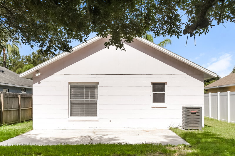 2,155/Mo, 9565 Violet Drive Orlando, FL 32824 Rear View 2