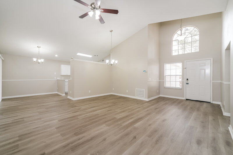 2,330/Mo, 1077 Brielle Court Oviedo, FL 32765 Living Room View 2