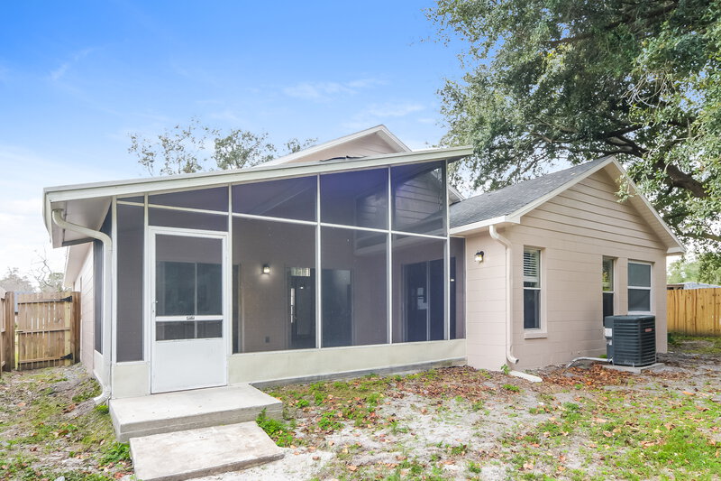 2,330/Mo, 1077 Brielle Court Oviedo, FL 32765 Rear View