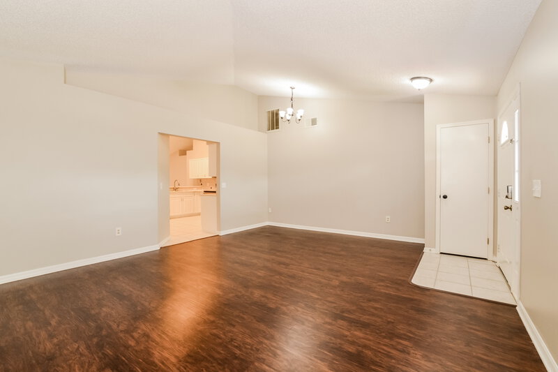 2,520/Mo, 12609 Whiterapids Drive Orlando, FL 32828 Living Room View 2