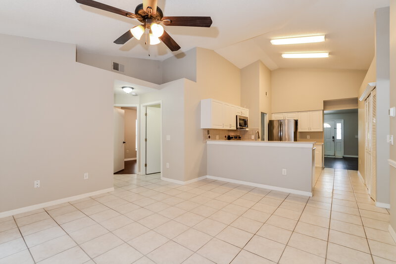 2,520/Mo, 12609 Whiterapids Drive Orlando, FL 32828 Dining Room View 2