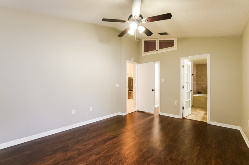 2,375/Mo, 12609 Whiterapids Drive Orlando, FL 32828 Main Bedroom View 2