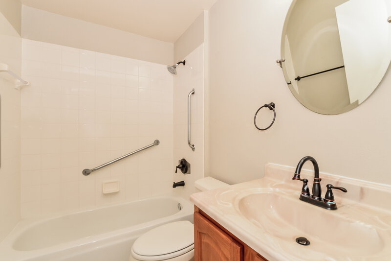 2,520/Mo, 12609 Whiterapids Drive Orlando, FL 32828 Bathroom View