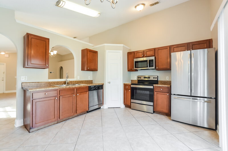 2,055/Mo, 12901 Odyssey Lake Way Orlando, FL 32826 Kitchen View