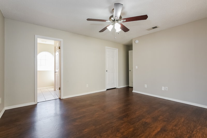 2,035/Mo, 8669 Wellington Loop Kissimmee, FL 34747 Main Bathroom View