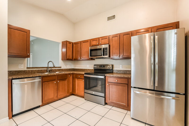 2,215/Mo, 145 Burnsed Place Oviedo, FL 32765 Kitchen View