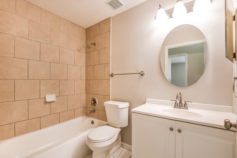 2,215/Mo, 145 Burnsed Place Oviedo, FL 32765 Bathroom View