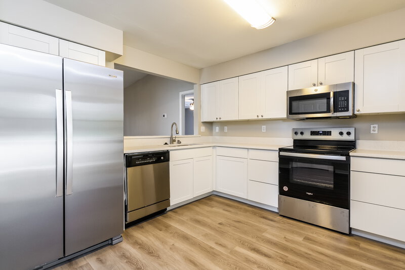 1,770/Mo, 319 Colonade Court Poinciana, FL 34758 Kitchen View