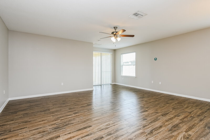 2,195/Mo, 5025 Brenton Manor Avenue Winter Haven, FL 33881 Living Room View