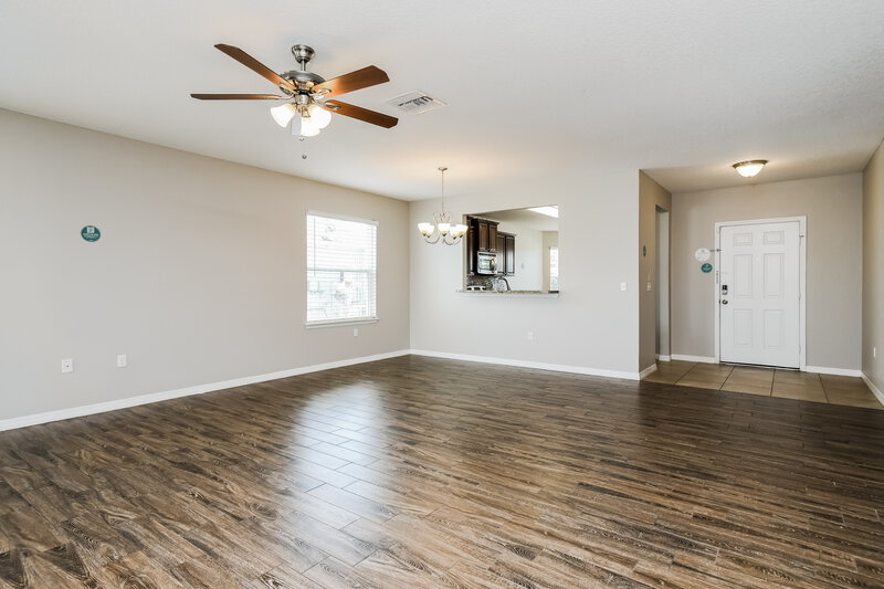 2,195/Mo, 5025 Brenton Manor Avenue Winter Haven, FL 33881 Living Room View 2