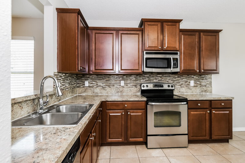 2,195/Mo, 5025 Brenton Manor Avenue Winter Haven, FL 33881 Kitchen View