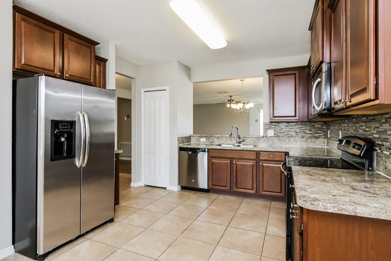 2,195/Mo, 5025 Brenton Manor Avenue Winter Haven, FL 33881 Kitchen View 2