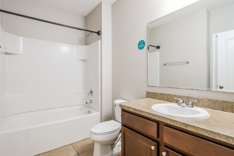 2,195/Mo, 5025 Brenton Manor Avenue Winter Haven, FL 33881 Bathroom View